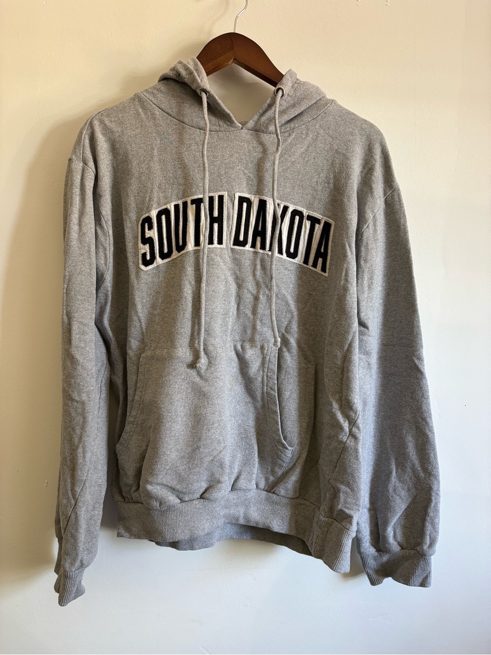 Grey 'South Dakota' Pullover Hoodie Sweatshirt